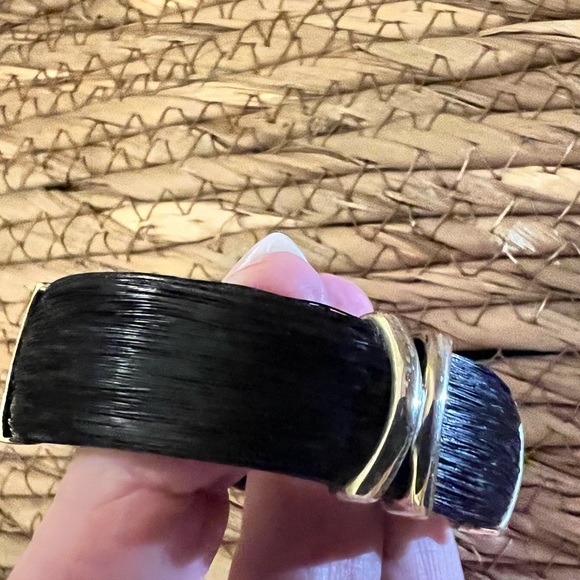 Chic Black and Gold color synthetic elephant hair cuff - Picture 5 of 10
